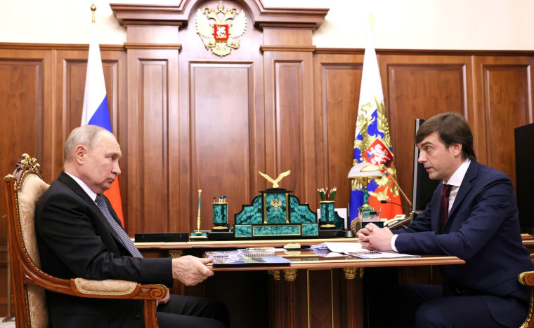 Президент России Владимир Путин провёл встречу с Министром просвещения РФ Сергеем Кравцовым.