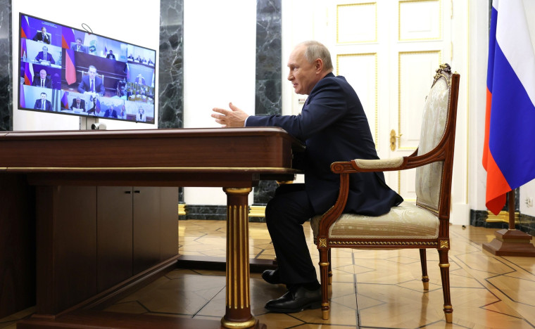 Владимир Путин заявил о необходимости взаимодействия между системой образования, научными центрами и экономикой.
